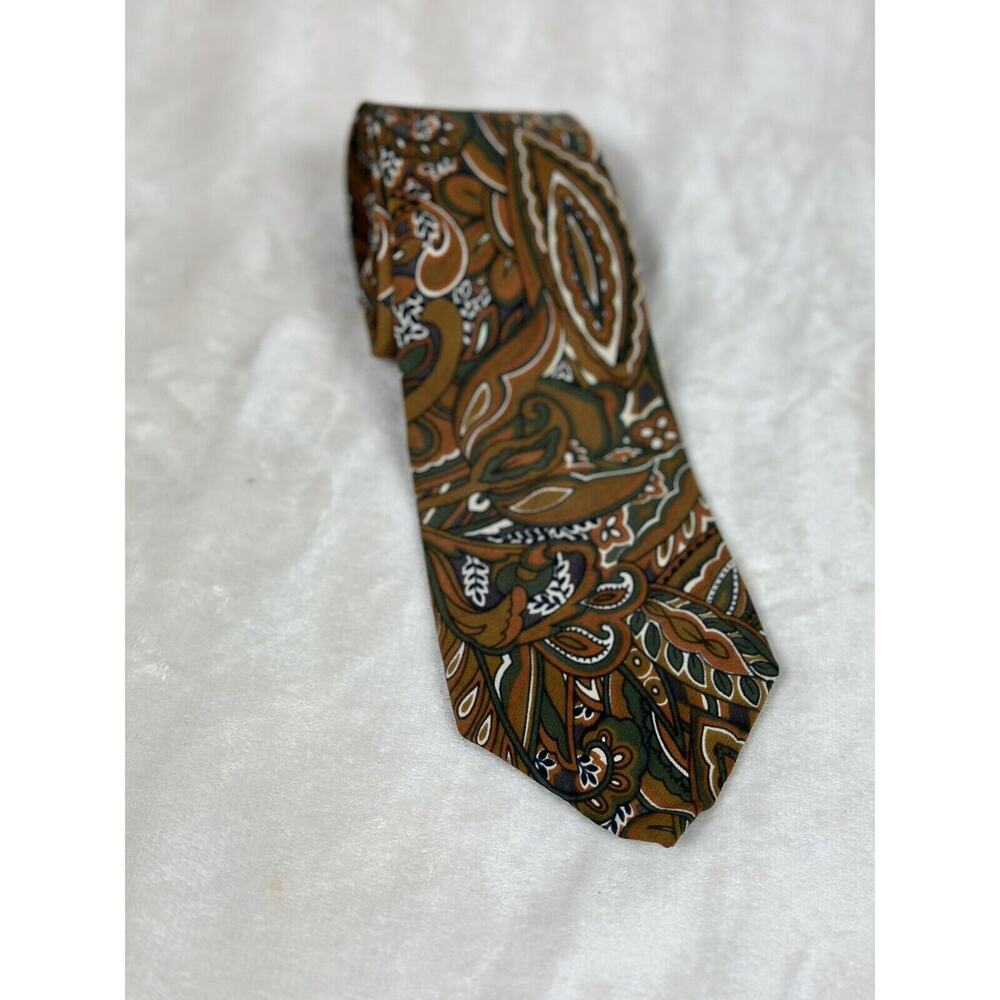 Vintage LORD AND TAYLOR‎ Metropolitan Retro Paisley Design Tie